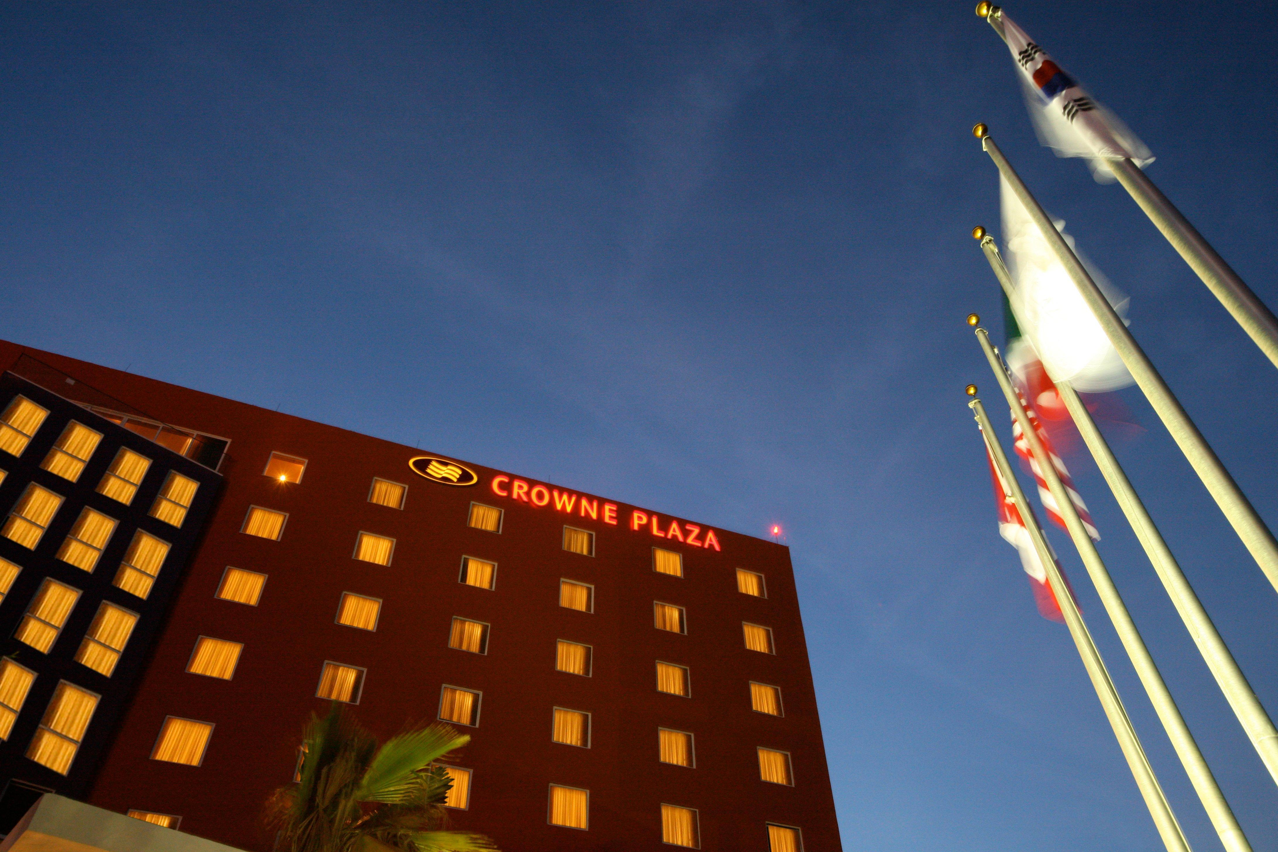คราวน์ พลาซา มอนเทอร์เรย์ แอโรปวยร์โต Hotel มอนแตร์เรย์ ภายนอก รูปภาพ