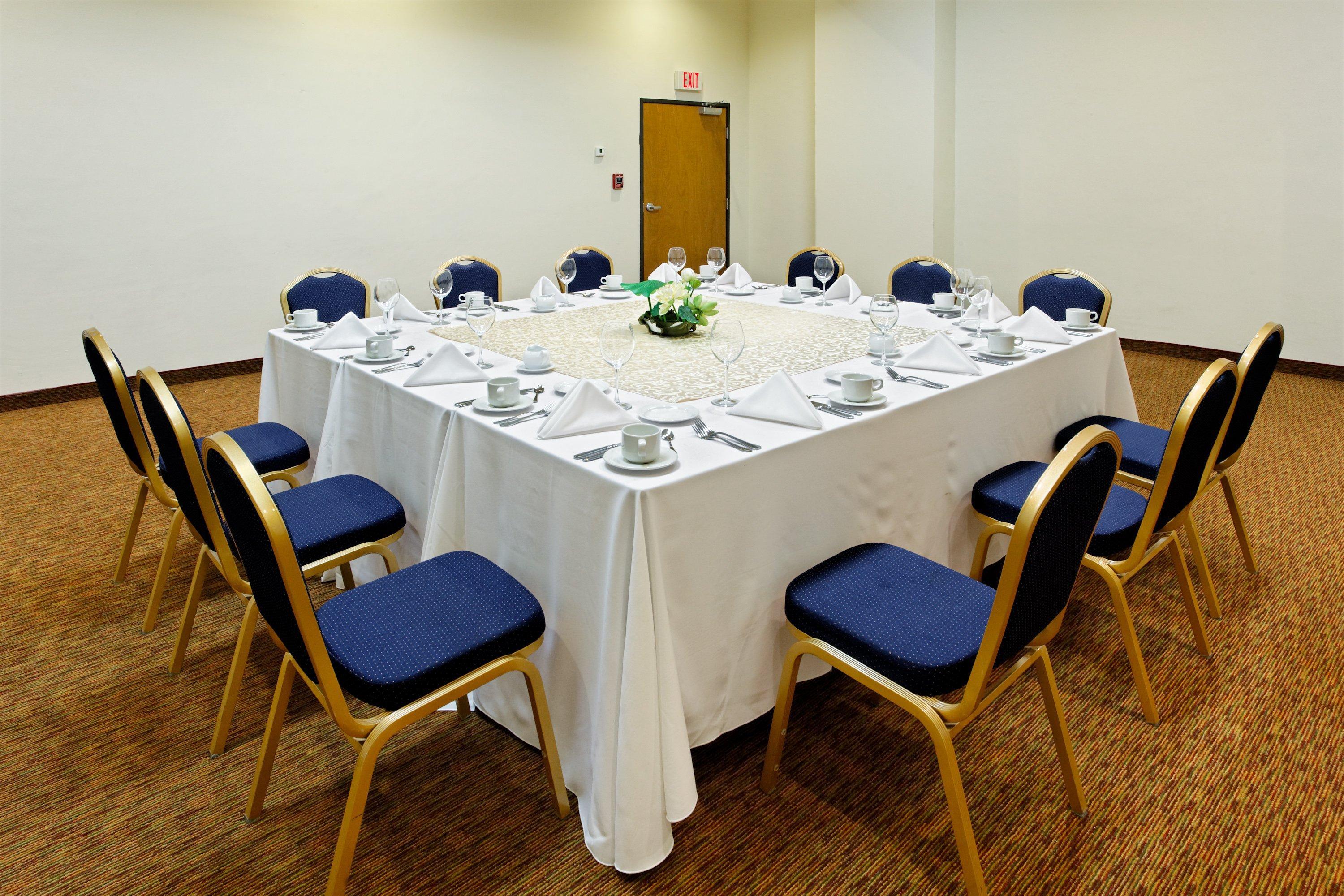 คราวน์ พลาซา มอนเทอร์เรย์ แอโรปวยร์โต Hotel มอนแตร์เรย์ ร้านอาหาร รูปภาพ