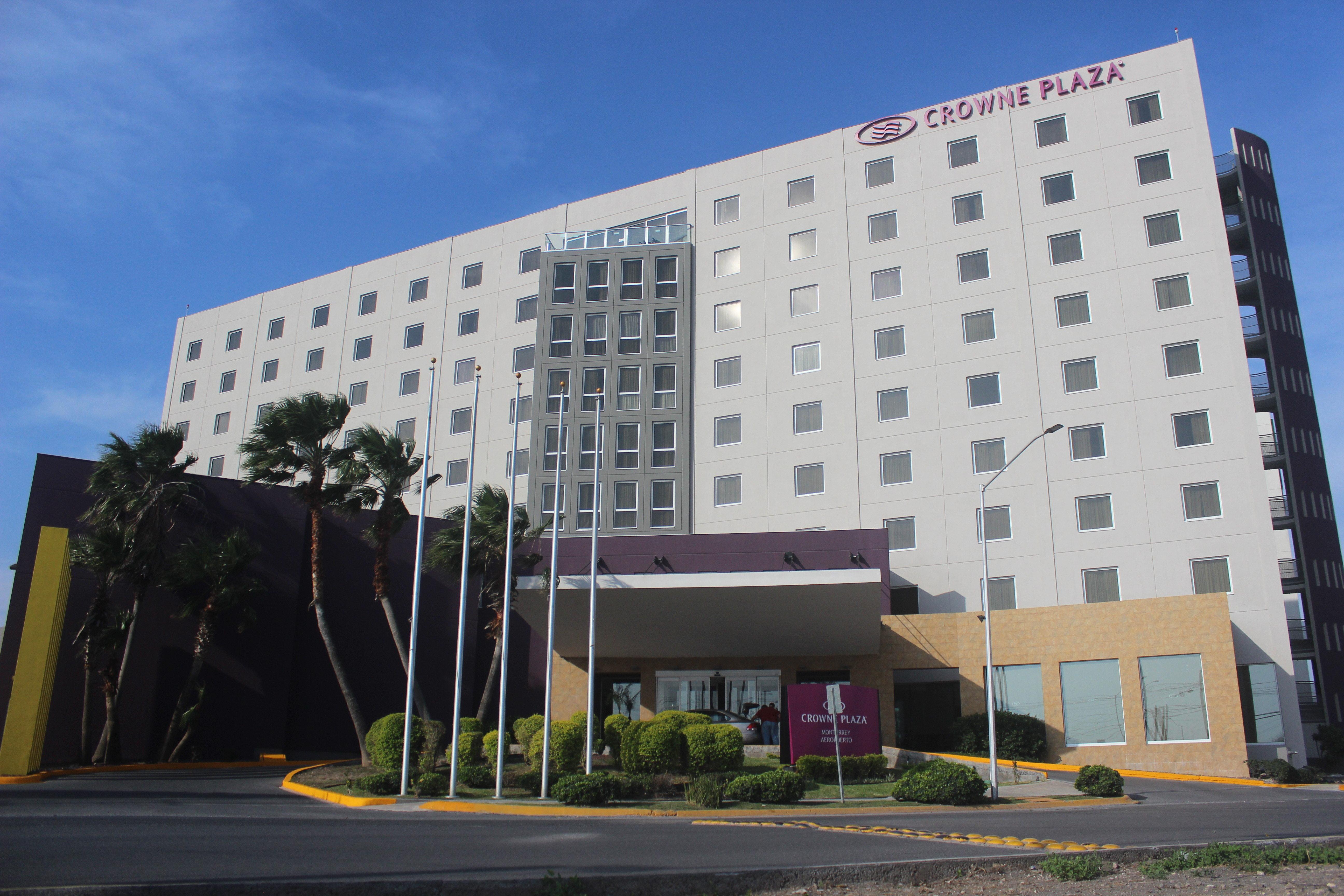 คราวน์ พลาซา มอนเทอร์เรย์ แอโรปวยร์โต Hotel มอนแตร์เรย์ ภายนอก รูปภาพ