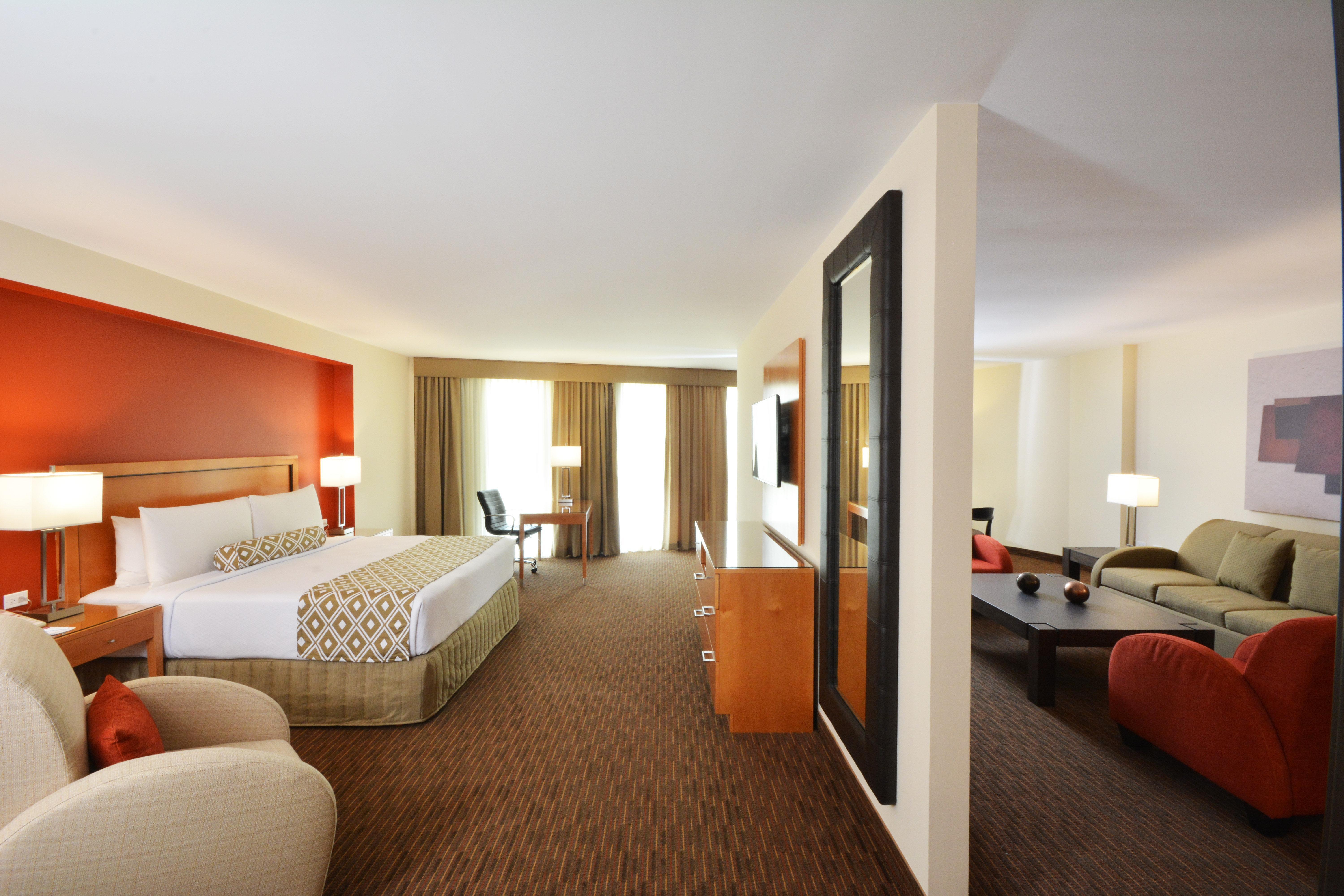 คราวน์ พลาซา มอนเทอร์เรย์ แอโรปวยร์โต Hotel มอนแตร์เรย์ ภายนอก รูปภาพ